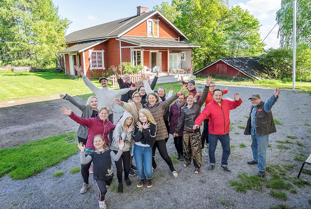 Ja Jumala loi naisen -teatteriesityksen väkeä Pyynikkilässä. Arkistokuva 2019.